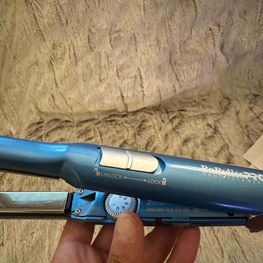 BaBylissPRO Nano Titanium Hair Straightener - Blue